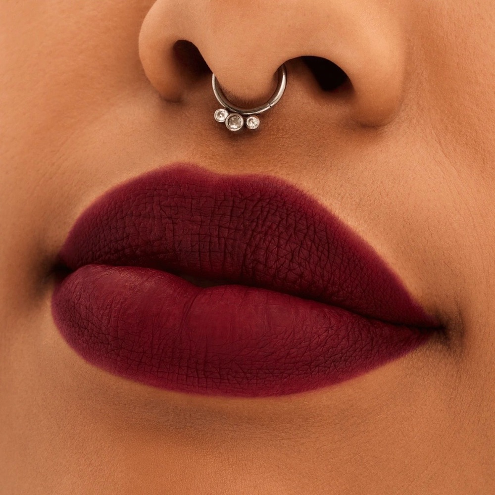 M•A•C LOCKED KISS 24HR LIPSTICK PONCY RICH WINE Full Size with Free Case NWT - Picture 2 of 16